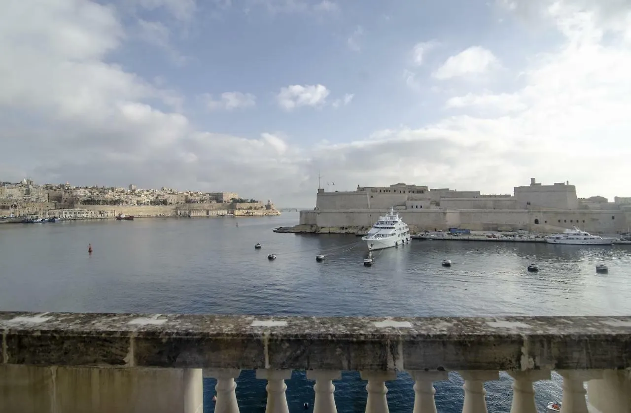 Grand Harbour Vista Apartment Senglea